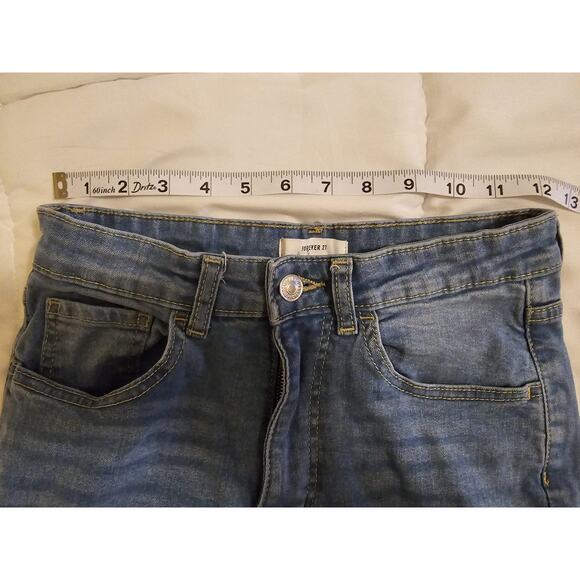 Forever 21 Women’s Jeans Size 26 Blue Wash Raw Hem Cropped Denim - Picture 6 of 7